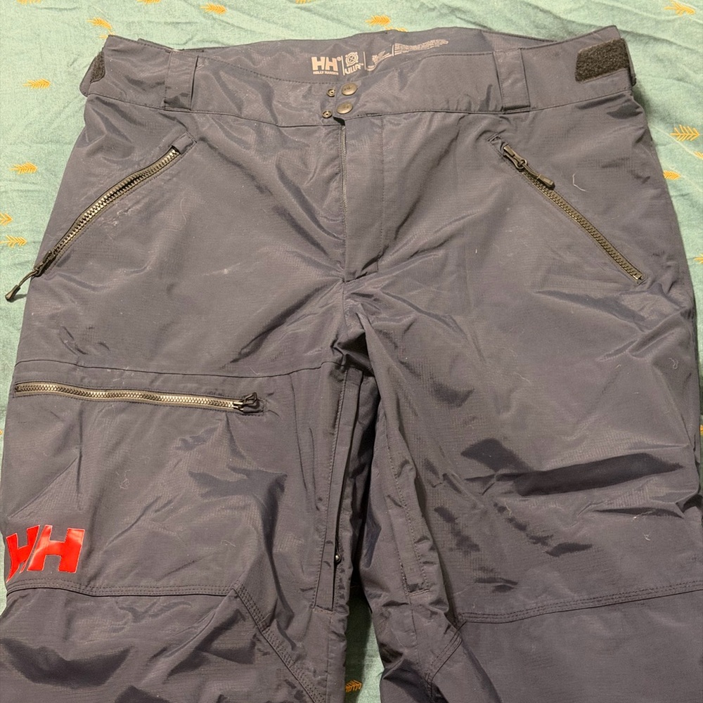 Helly Hansen Navy ski and snowboard pants